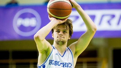«Новосибирск» выиграл благодаря чудо-броску Зоткина