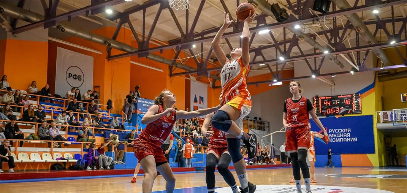 Ногинский «Спартак» обыграл «Спарту энд К-2», а «УГМК-Юниор» вышел в «Финал Четырех»