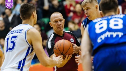 БК "Новосибирск" разгромил "Университет-Югру"