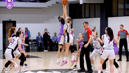 "Львицы" обыграли лидера