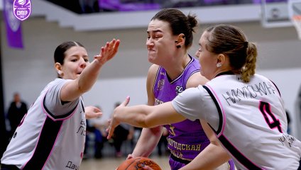 "Львицы" обыграли лидера