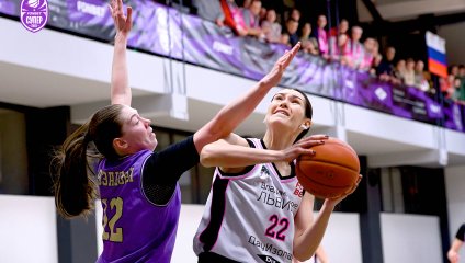 "Львицы" обыграли лидера