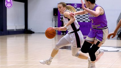 "Львицы" обыграли лидера