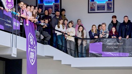 "Львицы" обыграли лидера