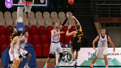 Противостояние двух лидеров завершилось победой "Химок"