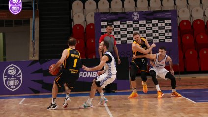 Противостояние двух лидеров завершилось победой "Химок"