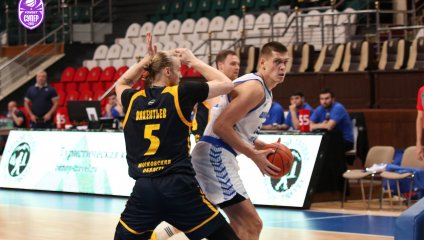 Противостояние двух лидеров завершилось победой "Химок"