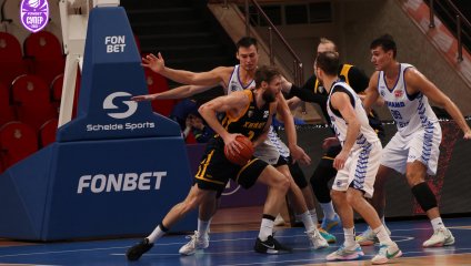 Противостояние двух лидеров завершилось победой "Химок"