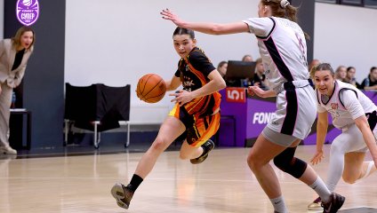 Уверенная победа «львиц» над молодой Самарой