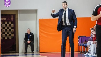Младшие «лисицы» крупно уступили лидерам турнира  