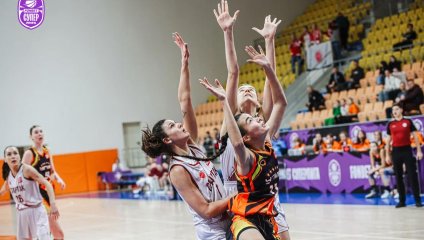 Младшие «лисицы» крупно уступили лидерам турнира  