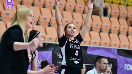 Младшие «лисицы» не смогли взять реванш у «львиц»