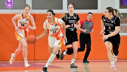 Младшие «лисицы» не смогли взять реванш у «львиц»