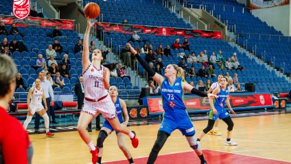 "Спарта" одолела "Нефтяник-Титан" в валидольной концовке