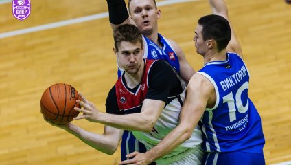 "Барнаул" обыгрывает "Динамо" в напряженной концовке