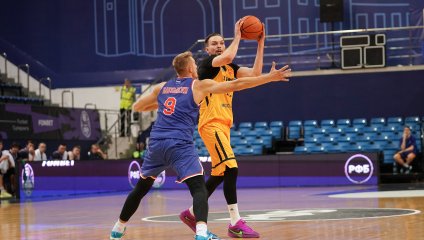 «Химки» в концовке оказались сильнее «Новосибирска»