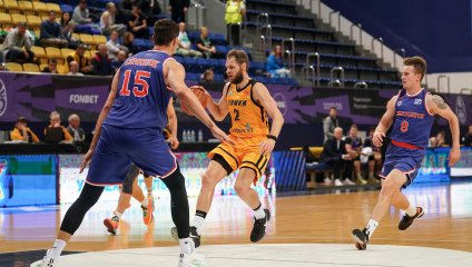 «Химки» в концовке оказались сильнее «Новосибирска»