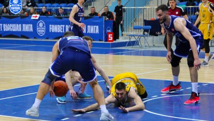 «Русичи» вырывают победу в первом матче четвертьфинала