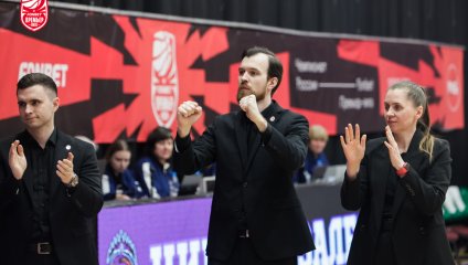 В бронзовой серии повела "Надежда"