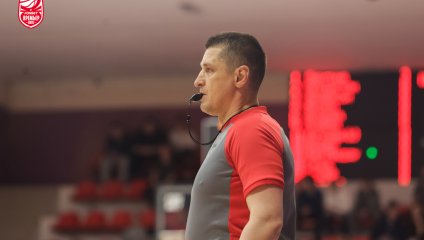 В бронзовой серии повела "Надежда"