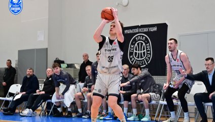 ТСК-Урал-УрГУПС уступает «Русичам» в первом домашнем матче