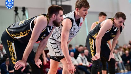 ТСК-Урал-УрГУПС уступает «Русичам» в первом домашнем матче