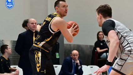 ТСК-Урал-УрГУПС уступает «Русичам» в первом домашнем матче