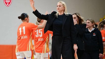 «Динамо» идёт дальше: сибирячки снова переиграли младших «лисиц» и вышли в четвертьфинал