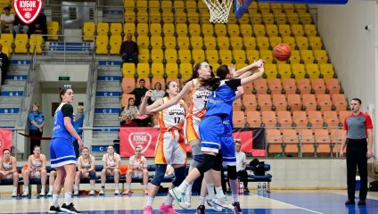 «Динамо» идёт дальше: сибирячки снова переиграли младших «лисиц» и вышли в четвертьфинал