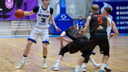 «Металлург» обыграл победителя регулярного чемпионата
