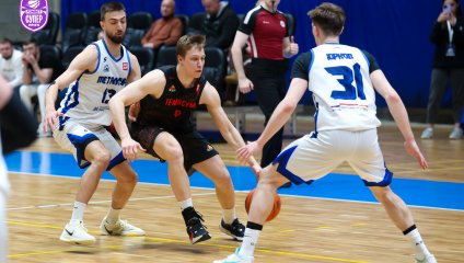 «Металлург» обыграл победителя регулярного чемпионата