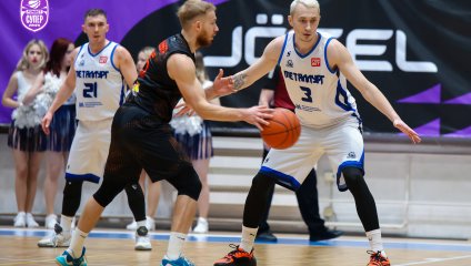 «Металлург» обыграл победителя регулярного чемпионата