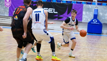 «Металлург» обыграл победителя регулярного чемпионата