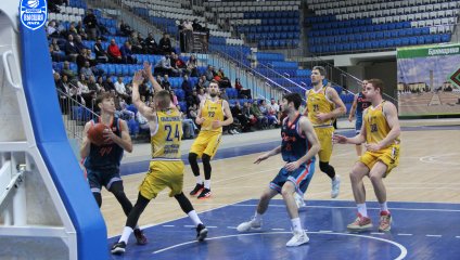 «Русичи» в равной борьбе добывают вторую победу