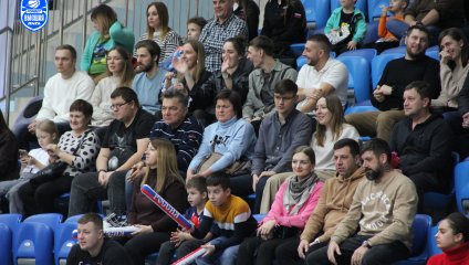 «Русичи» в равной борьбе добывают вторую победу