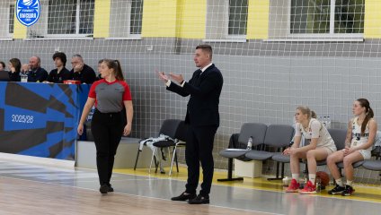 «ЧГУ-Атланта» на своём паркете уступает омскому «Нефтянику-Титану-2»