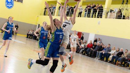 «ЧГУ-Атланта» на своём паркете уступает омскому «Нефтянику-Титану-2»