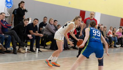 «ЧГУ-Атланта» на своём паркете уступает омскому «Нефтянику-Титану-2»