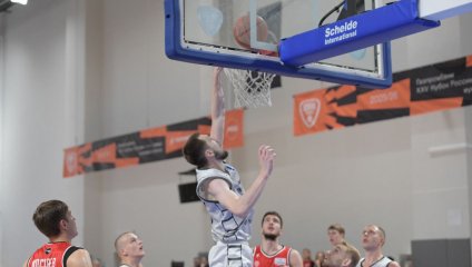 Первая победа для "Родников"