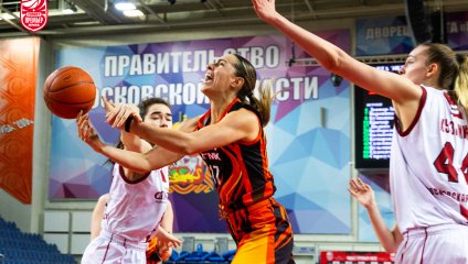 "УГМК" сильнее "Спарты энд К". 2:0 в четвертьфинальной серии