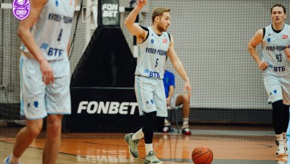 Лидер чемпионата побеждает в Ижевске