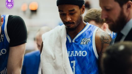 Лидер чемпионата побеждает в Ижевске