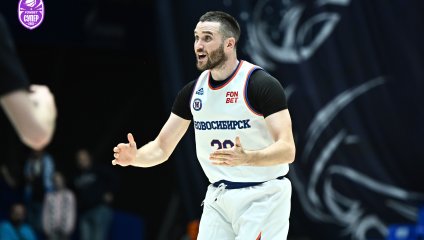 Сине-бело-голубые обыгрывают «Новосибирск» при родных трибунах