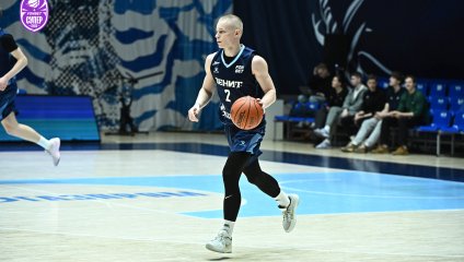 Сине-бело-голубые обыгрывают «Новосибирск» при родных трибунах