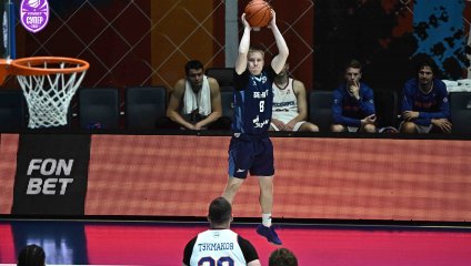 Сине-бело-голубые обыгрывают «Новосибирск» при родных трибунах