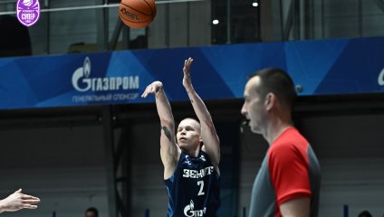 Сине-бело-голубые обыгрывают «Новосибирск» при родных трибунах