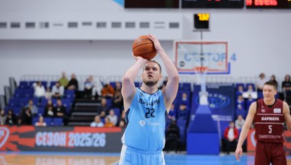 Уфимцы разгромили барнаульцев на родной площадке