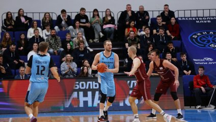 Уфимцы разгромили барнаульцев на родной площадке