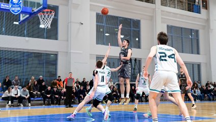 «ТСК-УРАЛ-УрГУПС» добывает победу у «Нефтехимика»