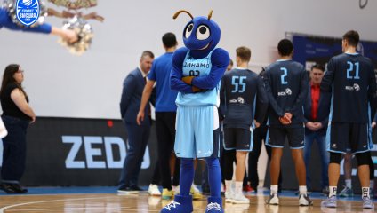 «Динамо-2» празднует победу над «Чебоксарскими Ястребами» в субботнем матче